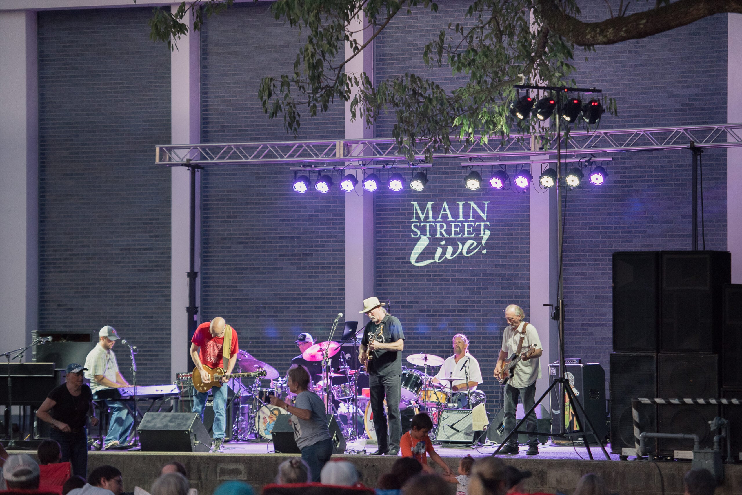 Main St Live Performance in Downtown McMinnville