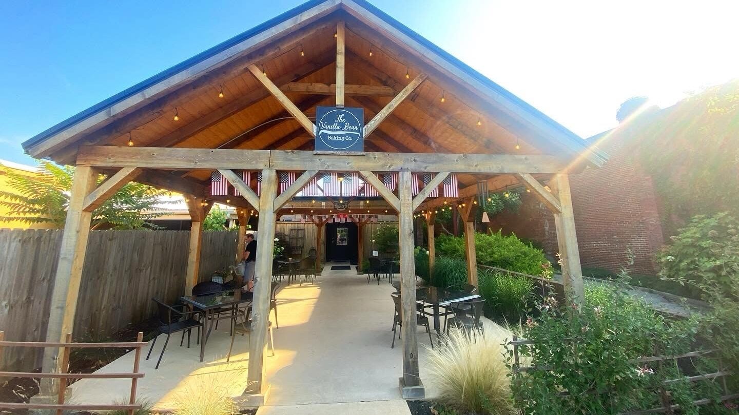 Outdoor Dining in McMinnville TN The Vanilla Bean Baking Co.
