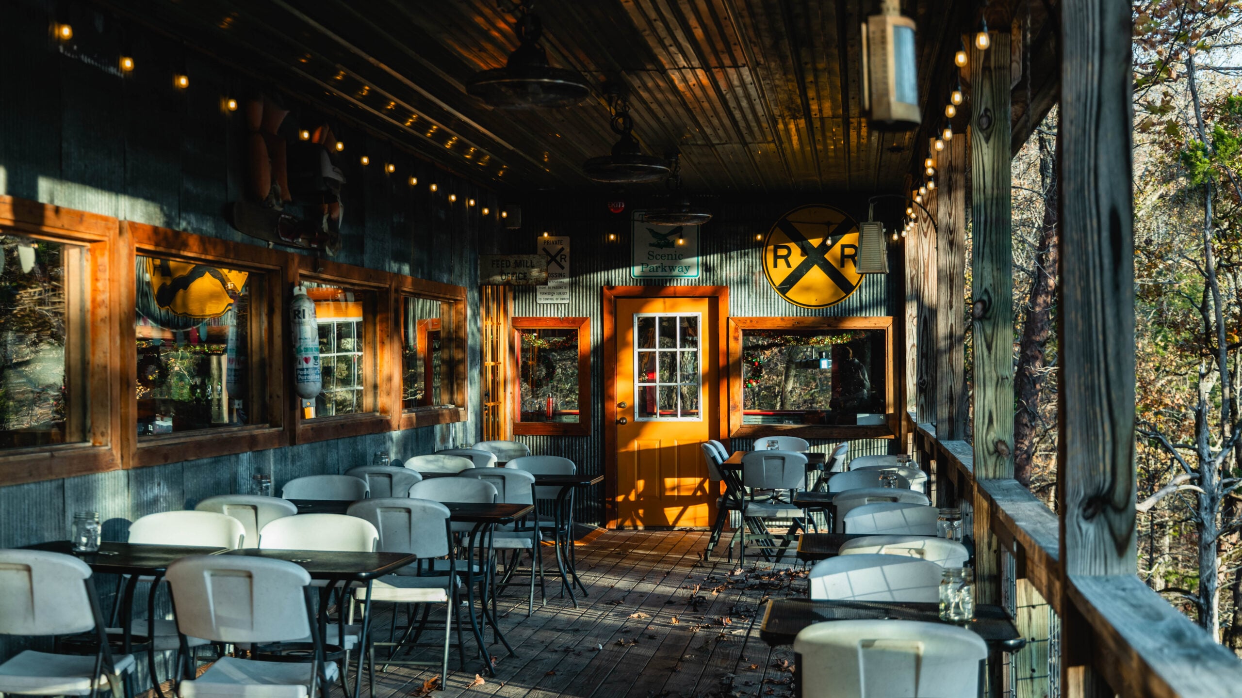 Outdoor Dining in McMinnville TN at Foglight Foodhouse